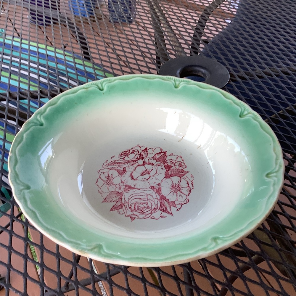 Vintage Serving Bowl 9”
